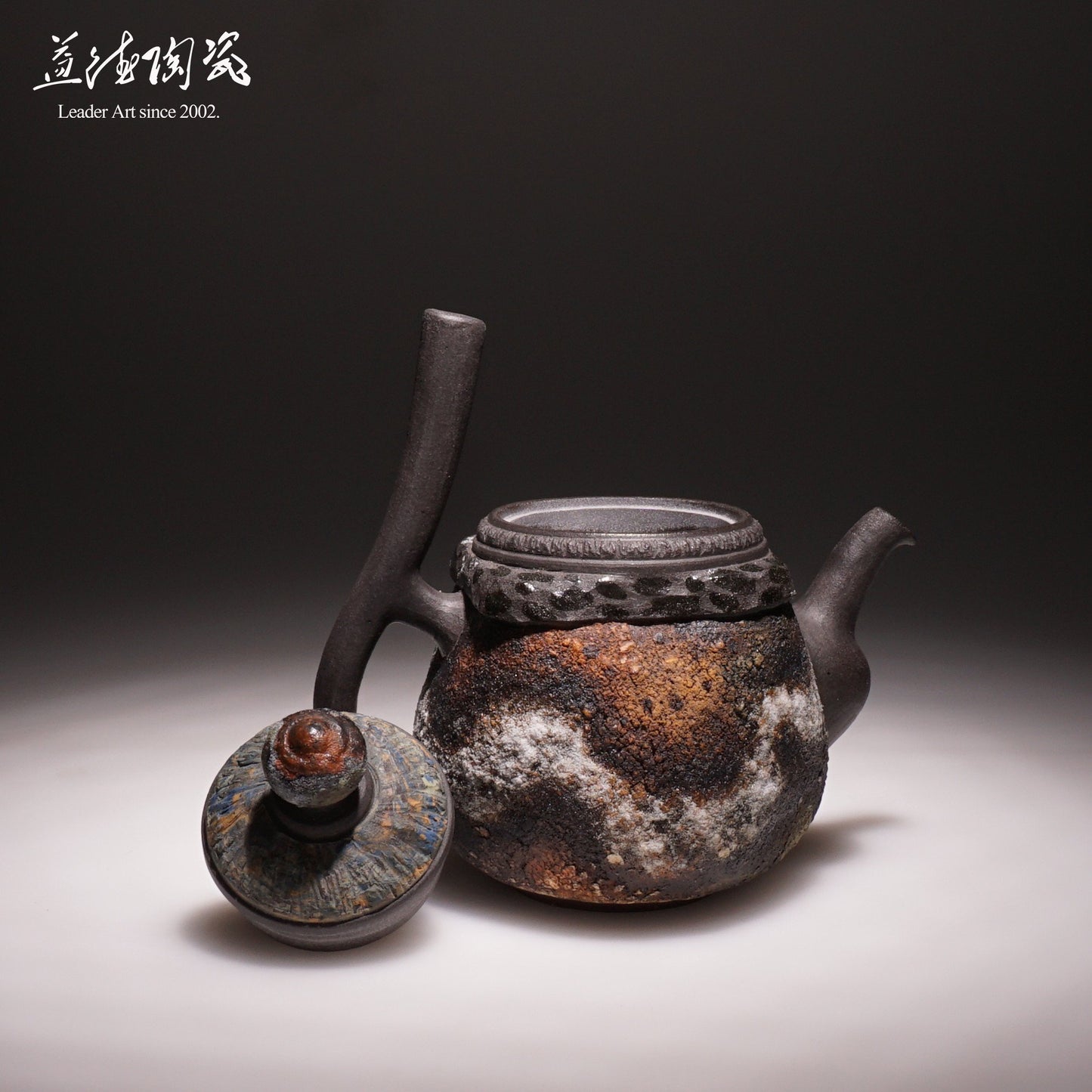 Alishan sea of cloud - Natural rock and ore Teapot - LEADER 益德 | 居家設計藝品・人文茶器・空間美學作品