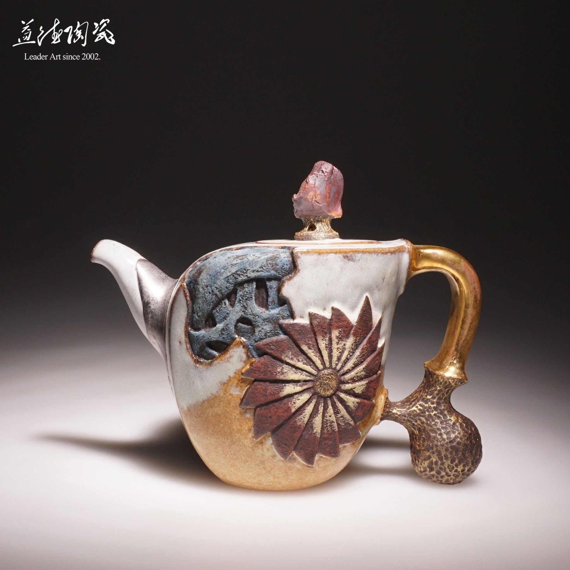 Black stone / exposed to the sun - Taiwan International Gold Teapot Prizes - LEADER 益德 | 居家設計藝品・人文茶器・空間美學作品