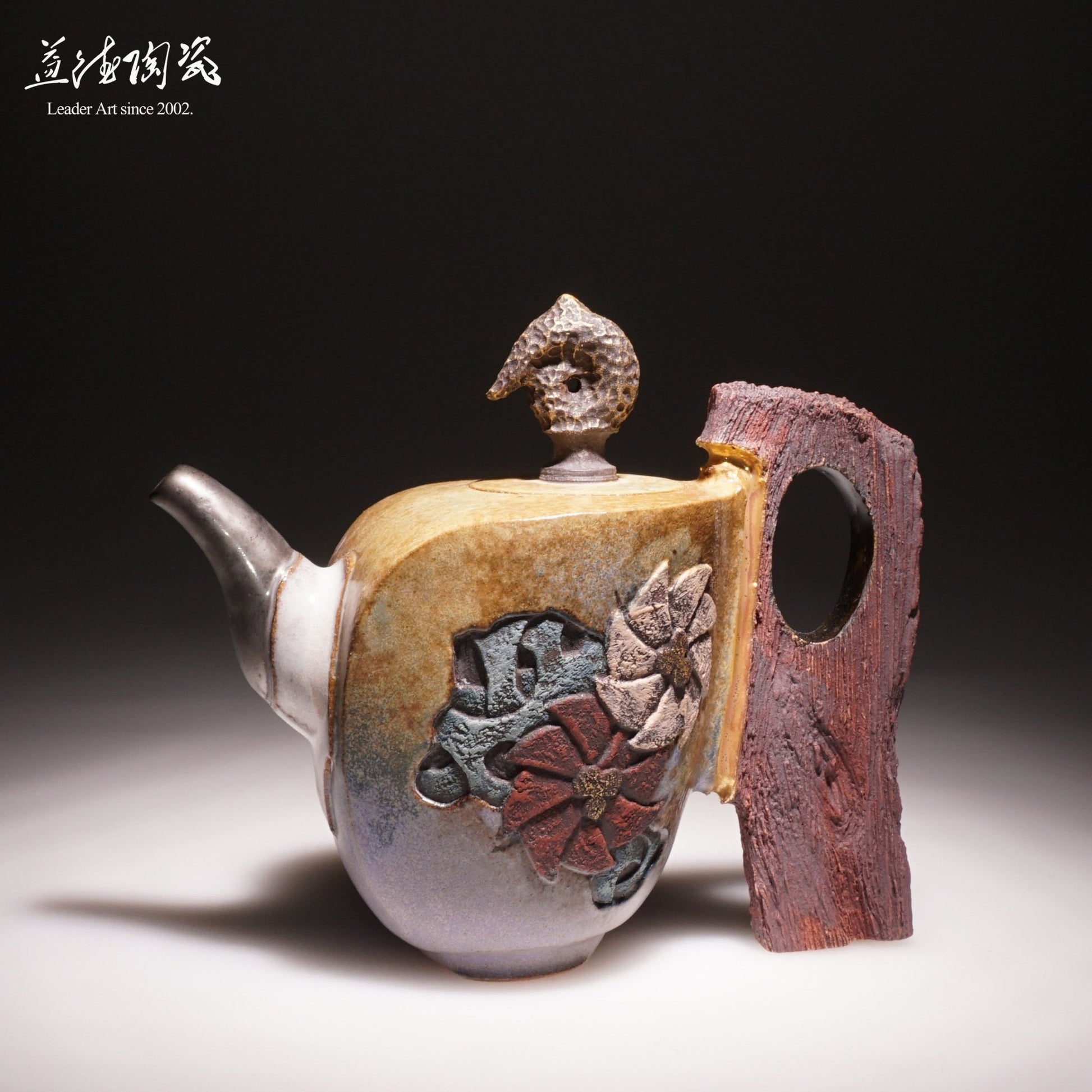 Black stone / Spin - Taiwan International Gold Teapot Prizes - LEADER 益德 | 居家設計藝品・人文茶器・空間美學作品