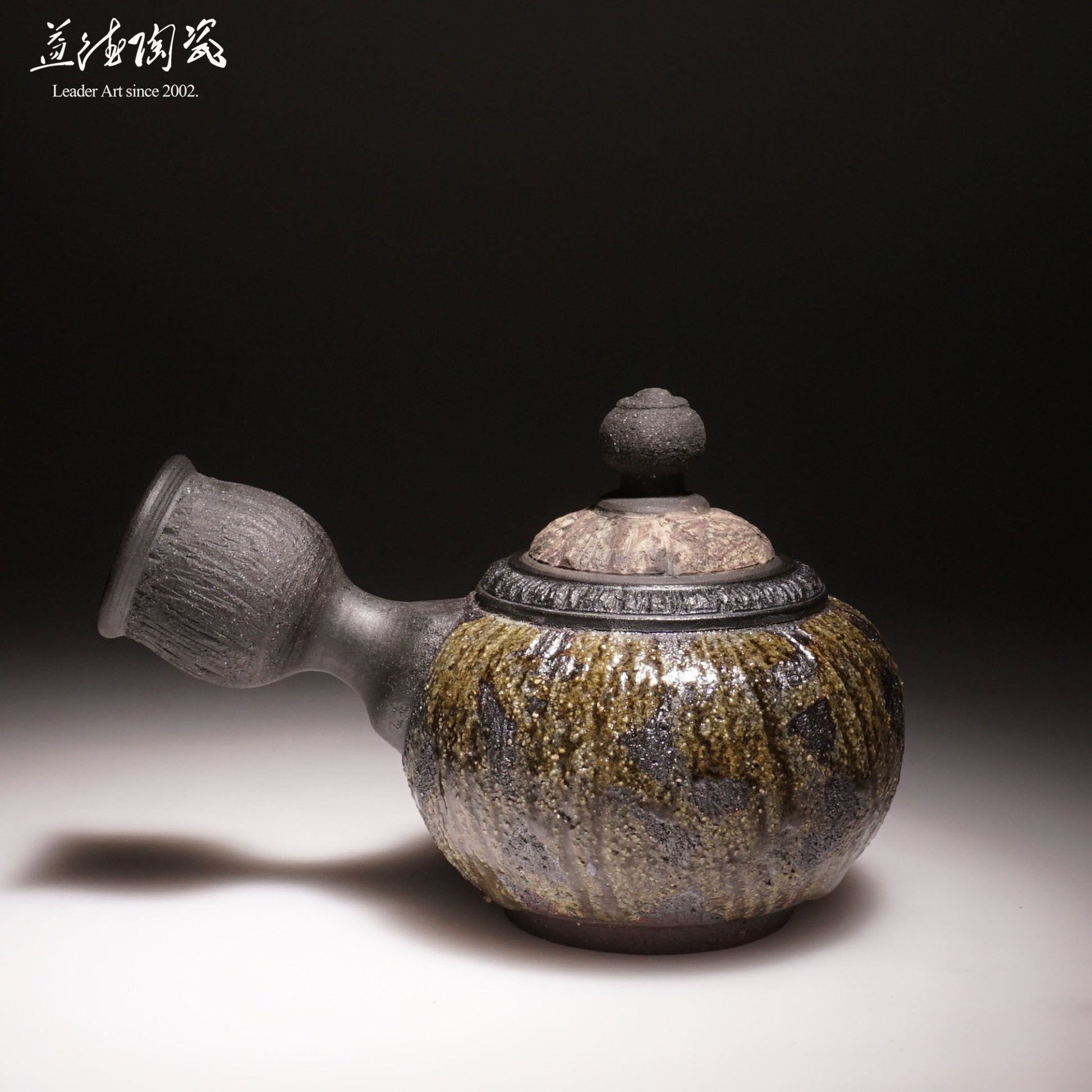Sabina chinensis/Side handle - Natural rock and ore Teapot - LEADER 益德 | 居家設計藝品・人文茶器・空間美學作品