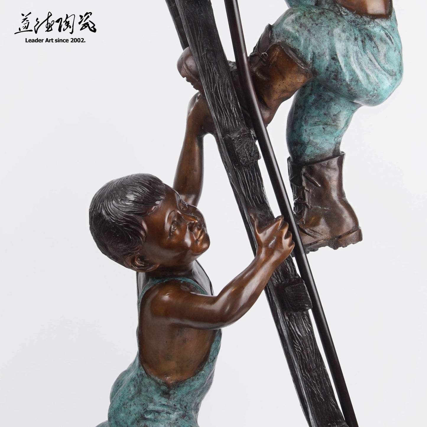Support Each Other - Bronze Sculpture Design - LEADER 益德 | 居家設計藝品・人文茶器・空間美學作品